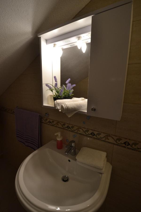 Apartmani Antonia Nakic -Stobrec Split Exteriör bild