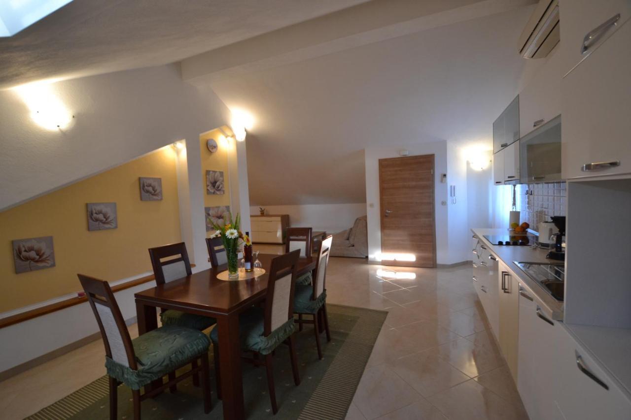 Apartmani Antonia Nakic -Stobrec Split Exteriör bild