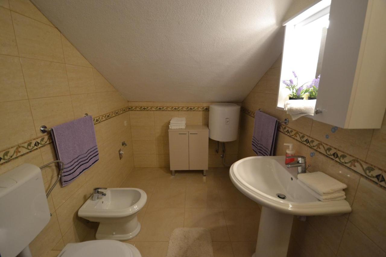 Apartmani Antonia Nakic -Stobrec Split Exteriör bild
