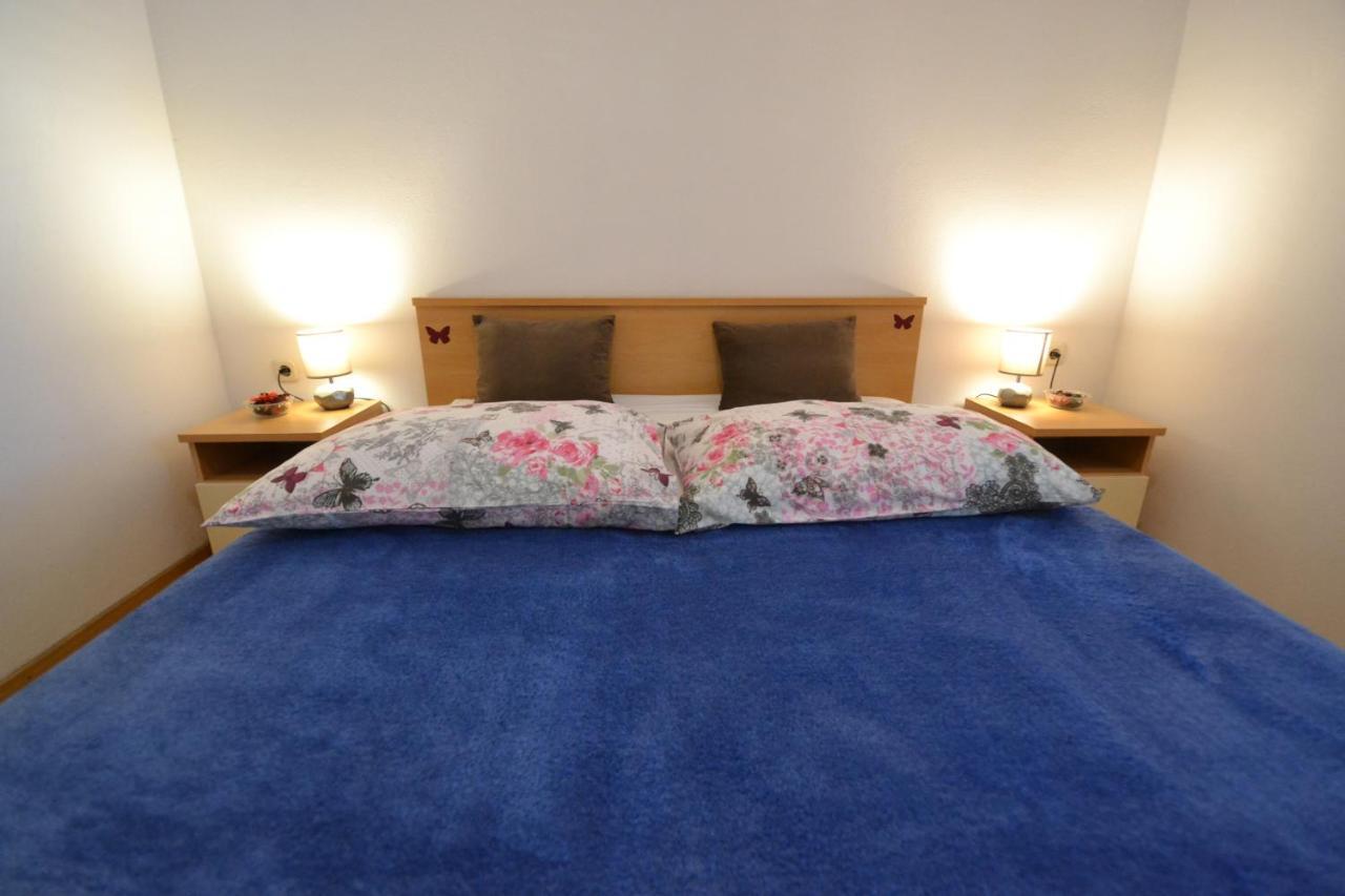 Apartmani Antonia Nakic -Stobrec Split Exteriör bild