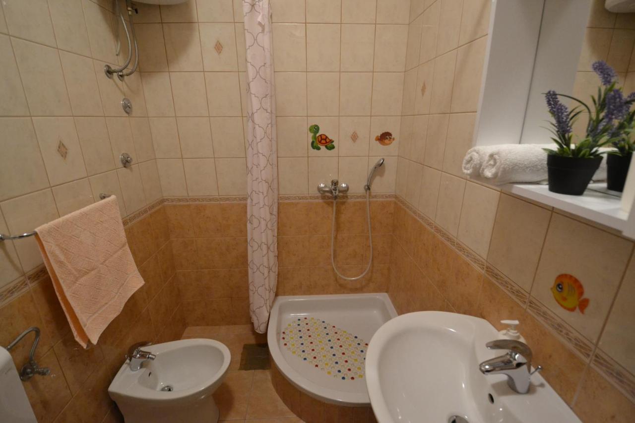 Apartmani Antonia Nakic -Stobrec Split Exteriör bild