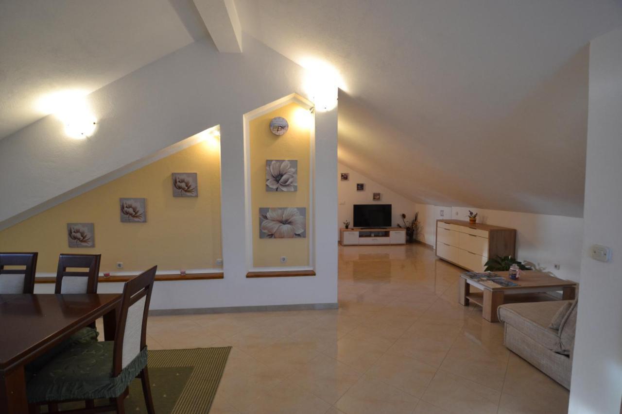Apartmani Antonia Nakic -Stobrec Split Exteriör bild